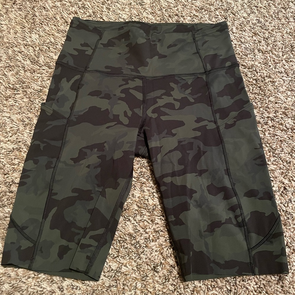 EUC Lululemon Fast and Free high rise 8” shorts
